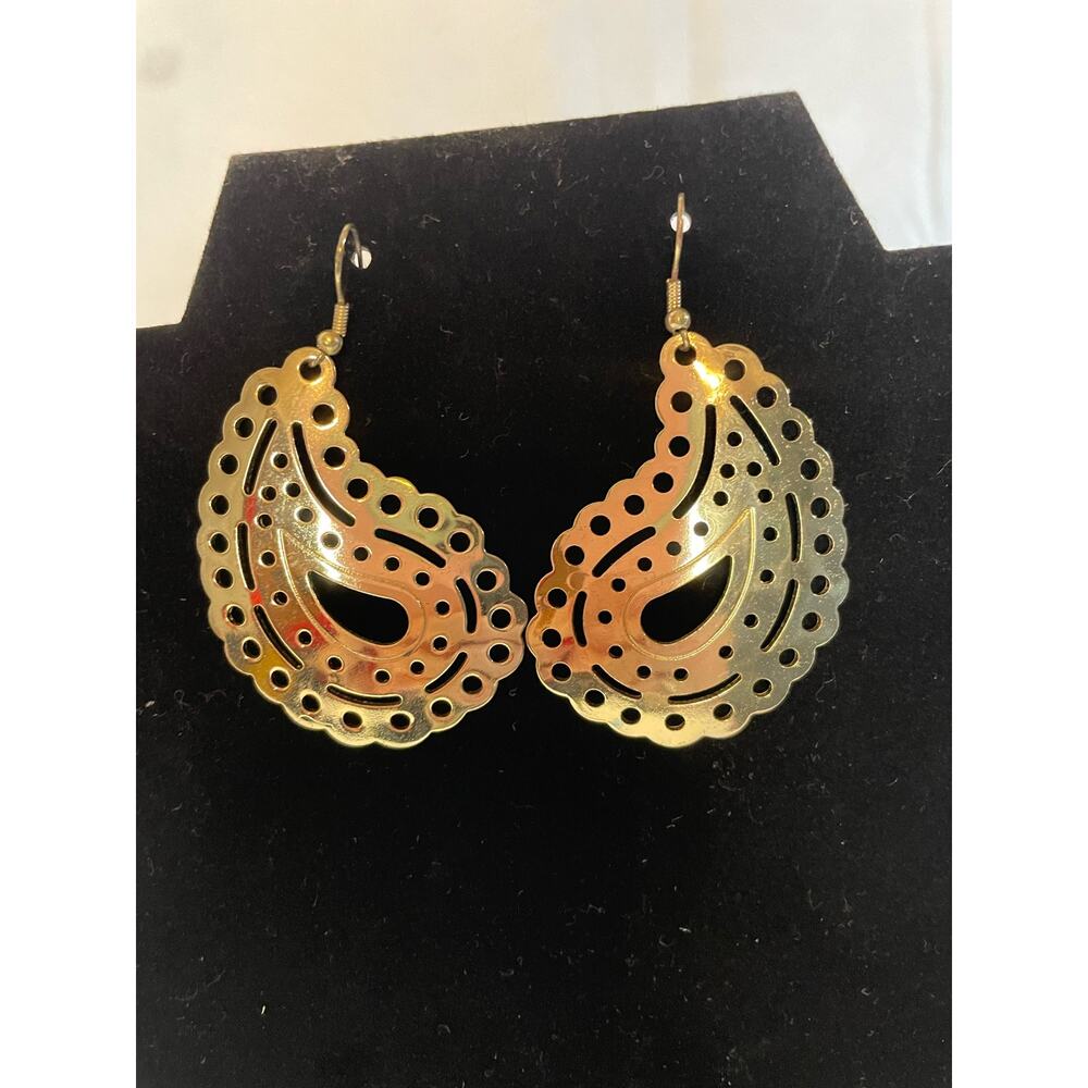Gold Metal Paisley Boho Earrings GUC